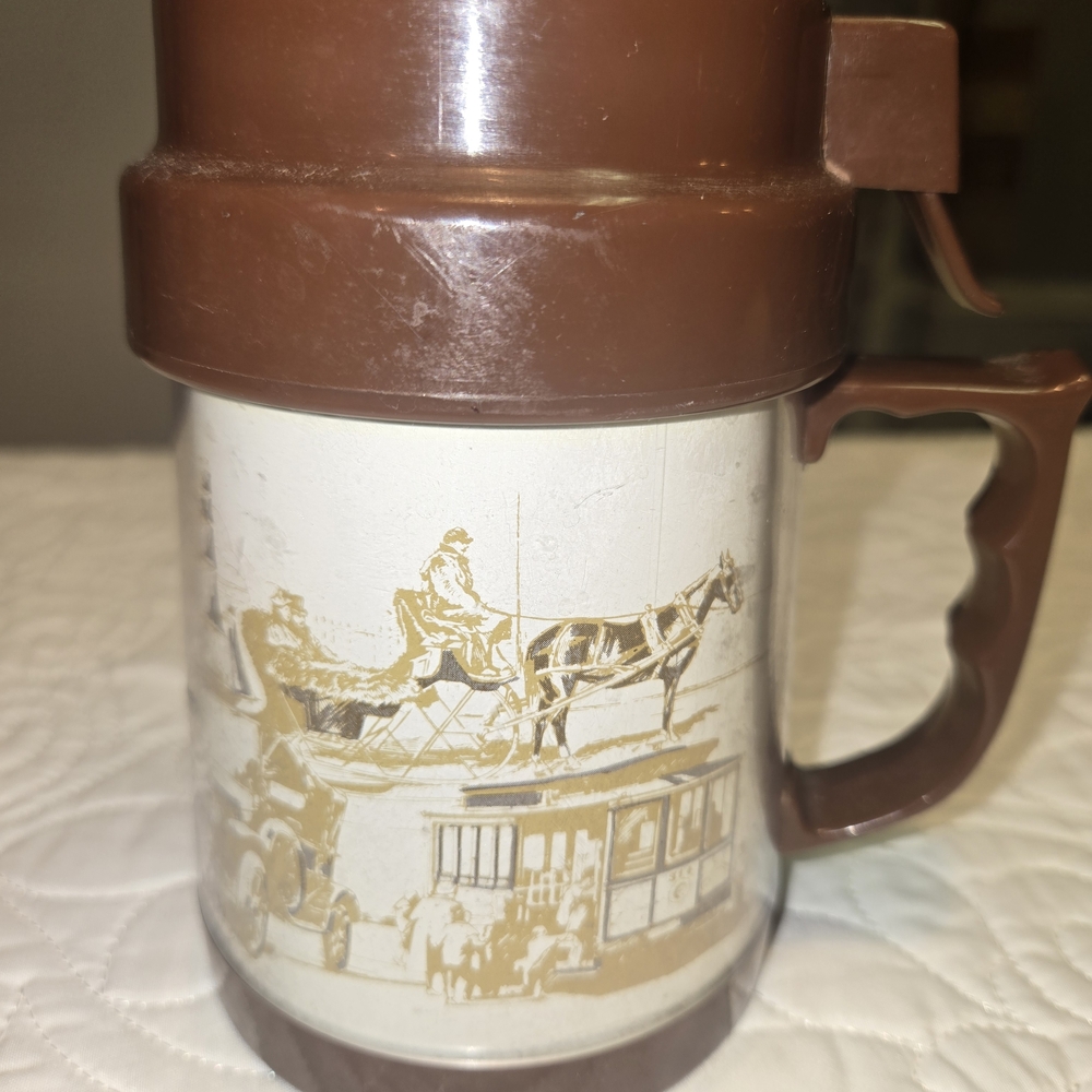 Vintage Thermo-Serv Vacuum-Sealing Plastic Travel Mug/Cup - 1970's